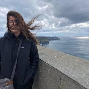 Meet your Posher, Casey